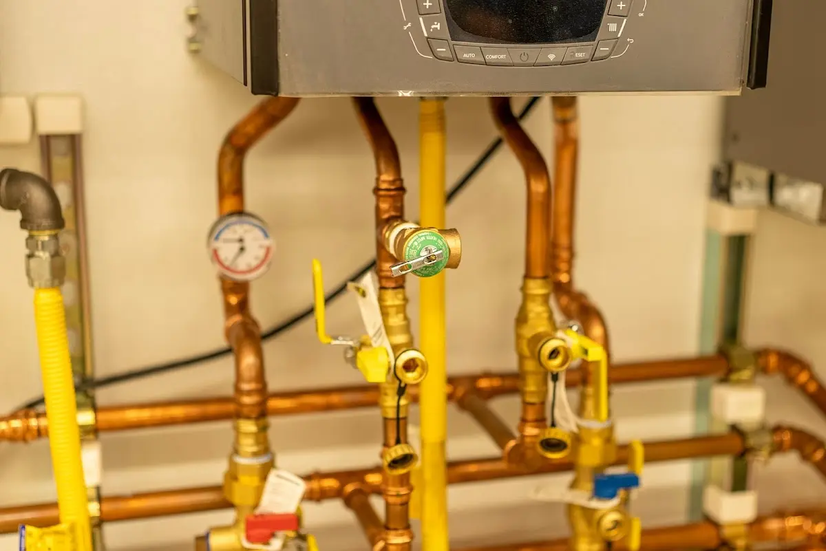 Licensed technician providing Slab Leak Repair for a homeowner in Lake Oswego